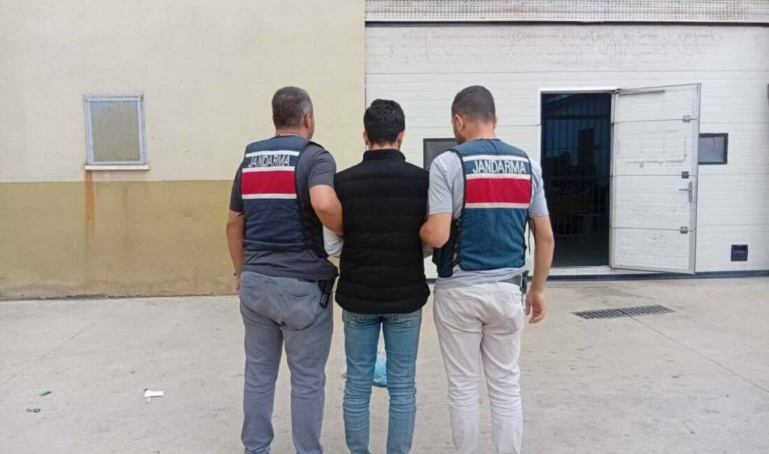 Hırsızlık suçundan aranan hükümlü yakalandı Gaziantep'te hırsızlık suçundan aranan ve 12 yıl hapis cezası kesinleşen