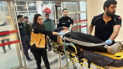 Adıyaman’da iki otomobilin çarpışması sonucu meydana gelen feci kazada 1’i