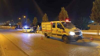 Adıyaman’da, iki otomobilin çarpışması sonucu meydana gelen kazada 2 kişi