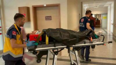 Adıyaman’da meydana gelen kazada iki otomobil çarpıştı ve 3 kişi