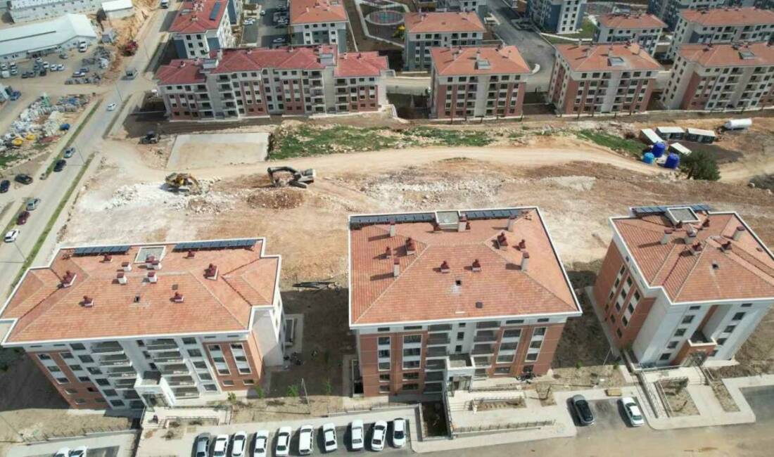 Adıyaman’da 16 bin 467 konutun yapıldığı İndere toplu konut alanında,