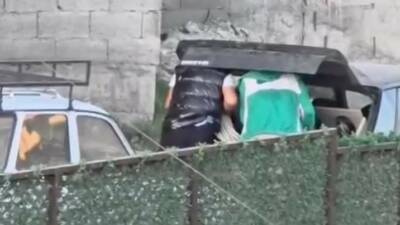 Şanlıurfa’nın Haliliye ilçesinde dekorasyon ustası olarak çalışan şahsın park halindeki