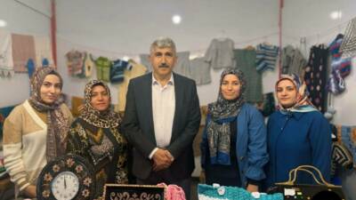 Adıyaman'ın Kahta ilçe Belediyesi öncülüğünde organize edilen "Üreten Kadınlar" fuarı,