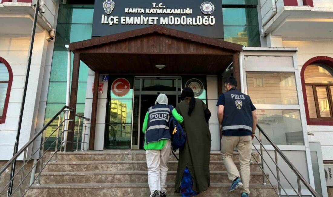 Kahta ilçesinde çeşitli suçlardan aranan bir kadın, 35 yıl 10