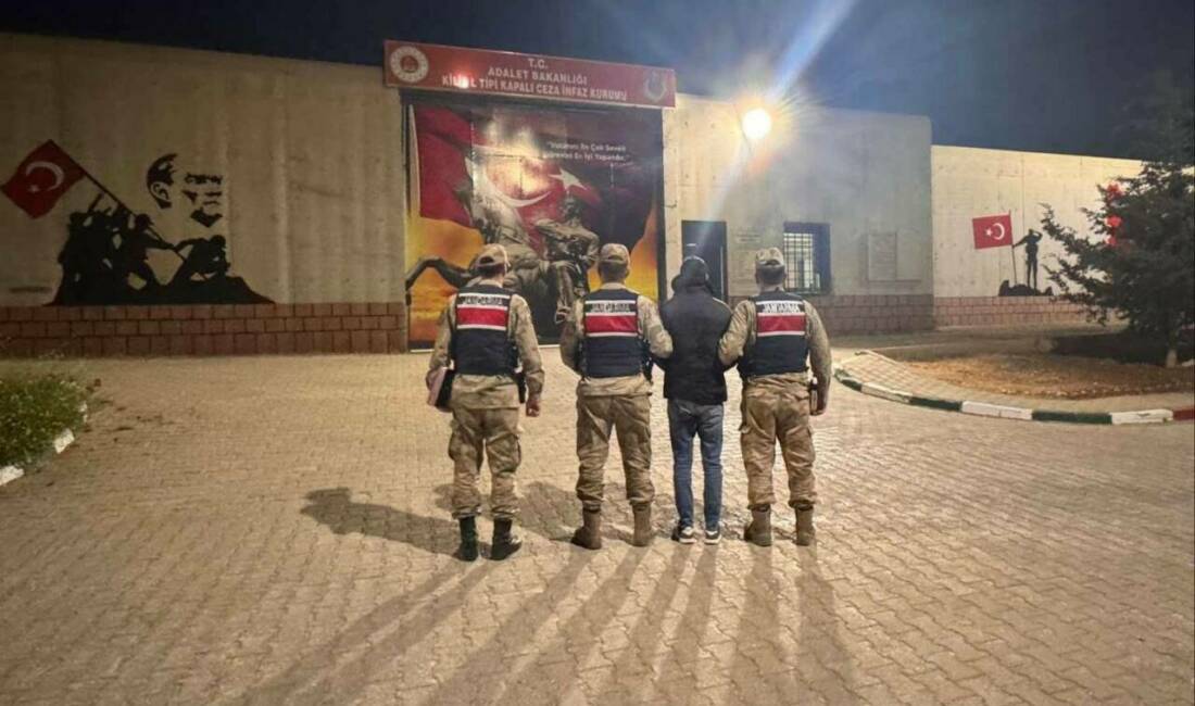 Kilis'te Gülbaba köyünde yapılan uyuşturucu operasyonunda, bir motosiklette 3 kilogram