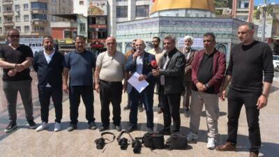 Kilis Cumhuriyet Meydanı’nda Gazze’ye destek amacıyla hayır çarşısı kuruldu. Elde