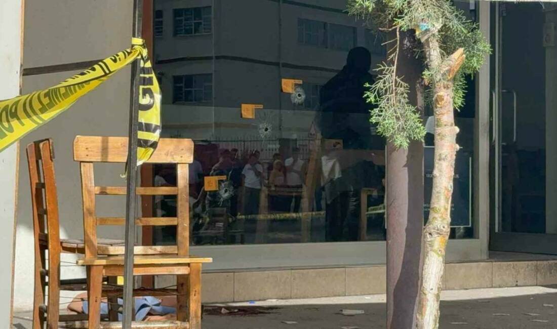Gaziantep'in Şehitkamil ilçesinde bir kıraathanenin önünde oturan 25 yaşındaki Hasan