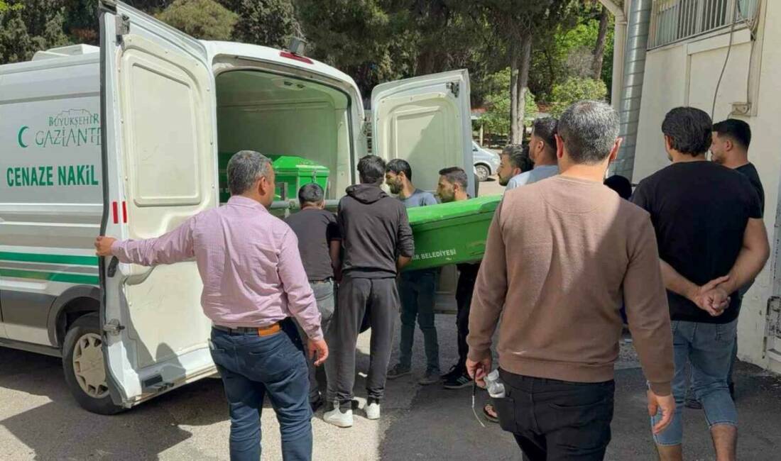 Gaziantep'te yaşanan kazada 1,5 yaşındaki Yezen Ali, komşusunun park etmeye