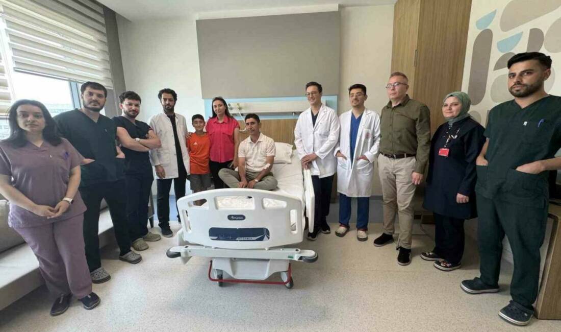 Gaziantep Şehir Hastanesi'nde gerçekleştirilen süpermikrocerrahi operasyonu sayesinde 40 yaşındaki bir