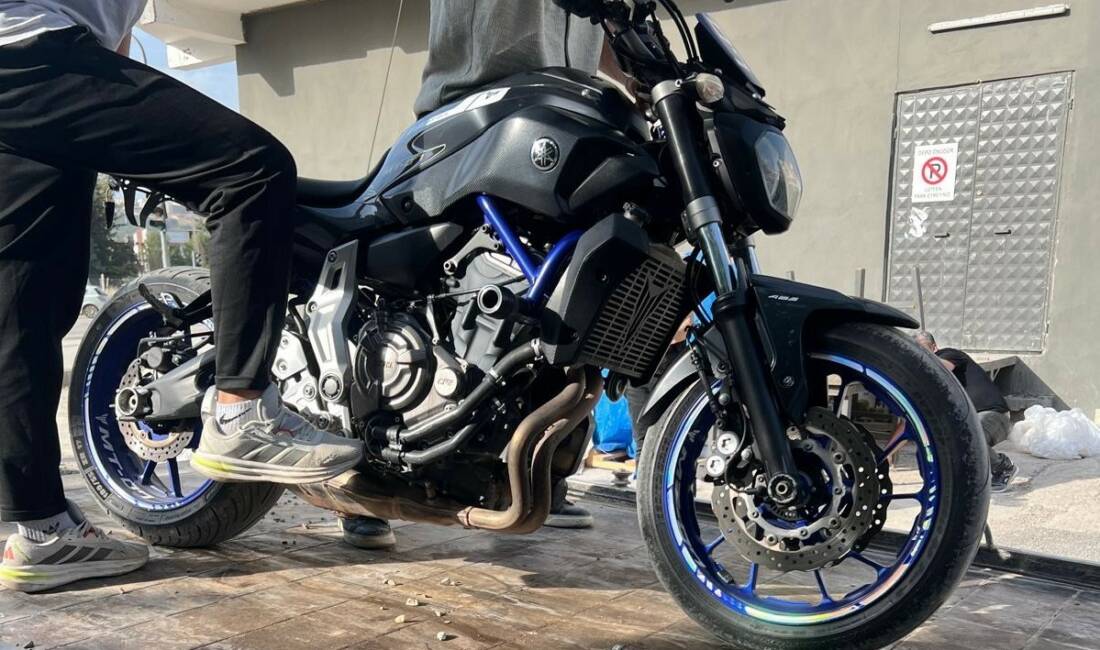 Adıyaman’da, polis ekiplerinin dur ikazına uymayarak kovalamaca sonucu yakalanan motosiklet
