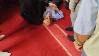 Mardin’in Kızıltepe ilçesinde camide namaz kıldığı sırada bıçaklı saldırıya uğrayan