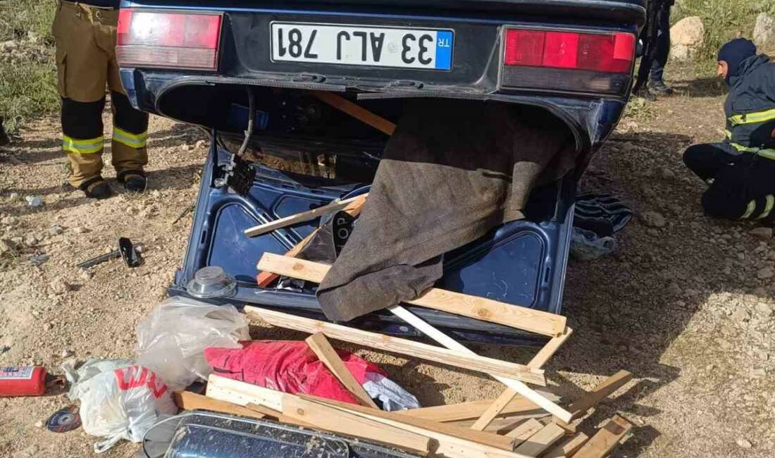 Mardin’de otomobil takla attı: 3 yaşındaki çocuk hayatını kaybetti, anne ve babası yaralandı Mardin'in Artuklu ilçesinde meydana gelen trafik kazasında, otomobilin takla atması