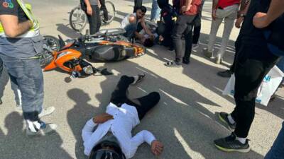 Adıyaman'da otomobil ile motosikletin çarpışması sonucu meydana gelen kazada 2