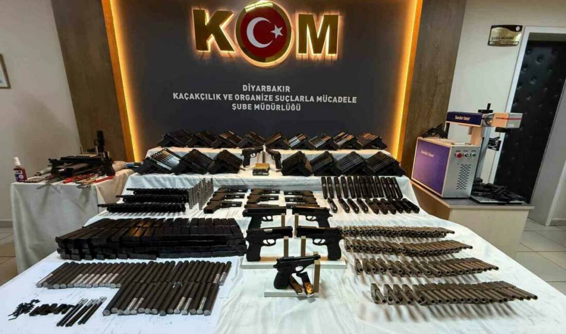 Diyarbakır'da, oyuncakçı dükkanı görünümündeki iş yerinde silah kaçakçılığı yapıldığı tespit