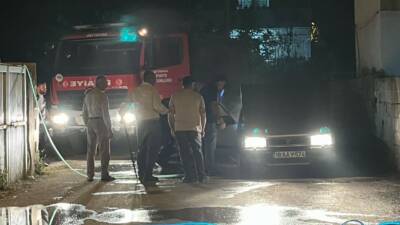 Adıyaman’a park halindeki bir otomobil alev alarak yandı.