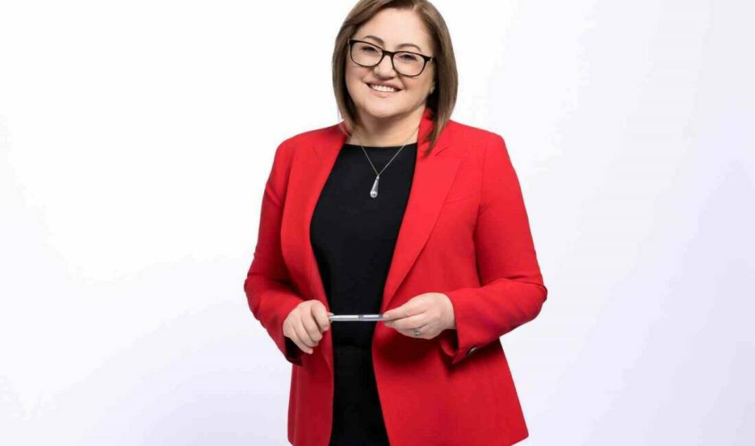 Şahin: “Ülkemiz, gençlerimizle yükselerek mevcudiyetini ilelebet sürdürecektir” Gaziantep Büyükşehir Belediye Başkanı Fatma Şahin, 19 Mayıs Atatürk’ü Anma