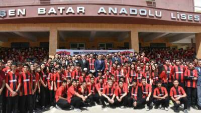 Şahinbey Belediyesi, Gaziantep Futbol Kulübü’nün 160 bin lisanslı formasını ilçedeki