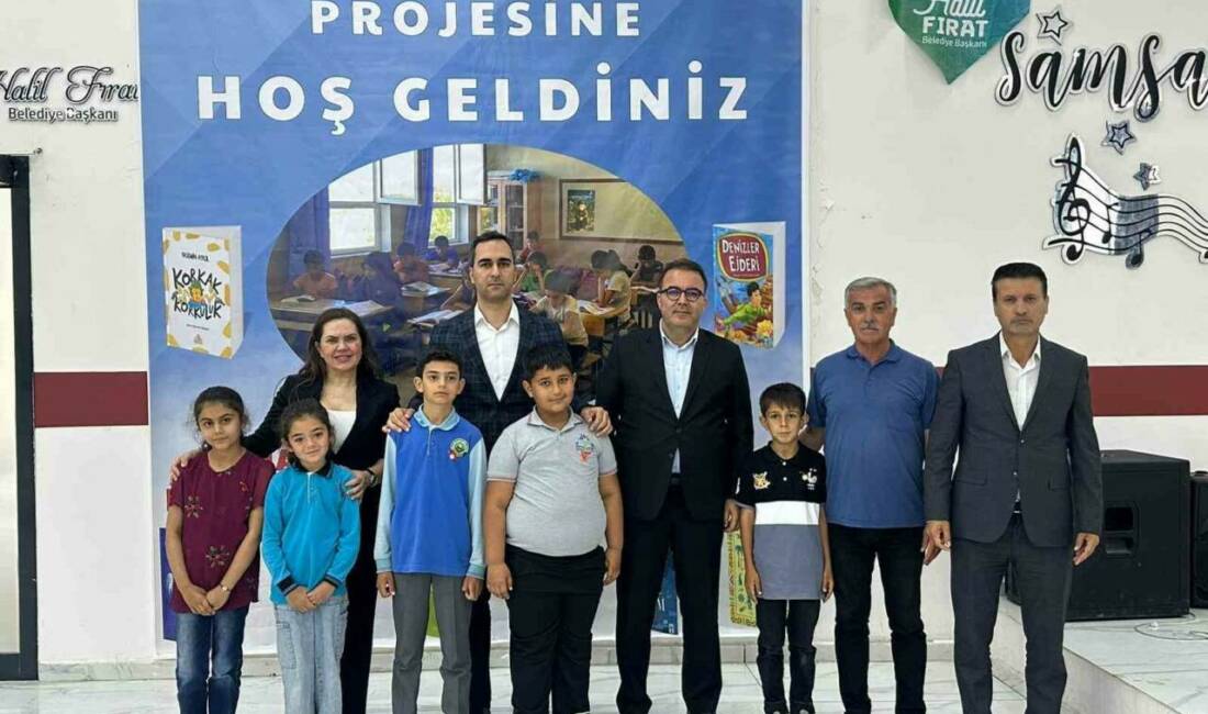Samsatlı pırlanta öğrencilere altın takıldı Adıyaman’ın Samsat ilçesinde "Samsat kitap okuyor projesi" kapsamında okuma ve