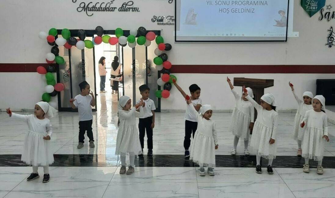 Adıyaman’ın Samsat ilçesinde bulunan Kur’an Kursu öğrencileri, yılsonu programı düzenledi.