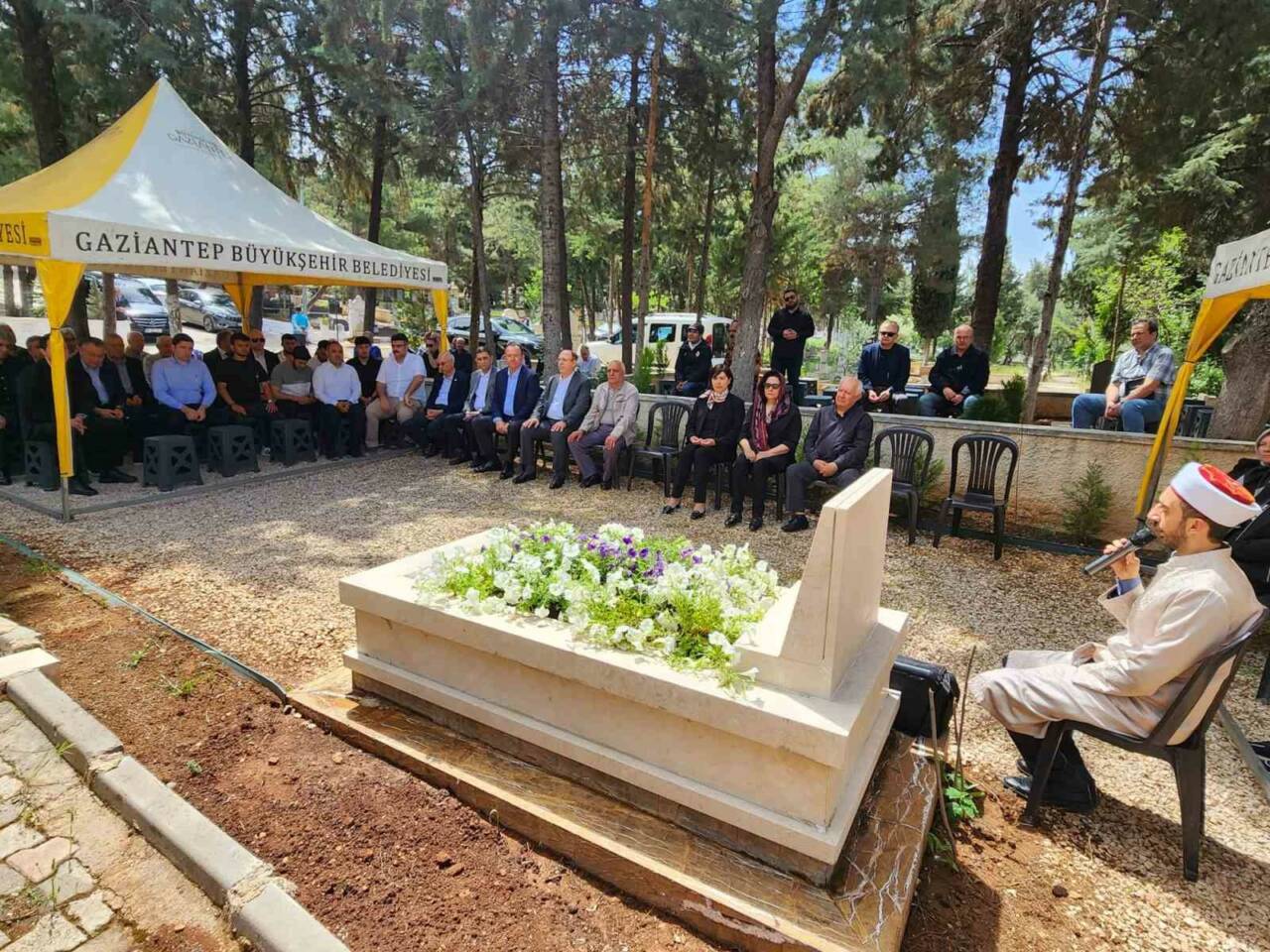 Gaziantep'in sanayi alanındaki önemli isimlerinden Naci Topçuoğlu, vefatının 17. yılında