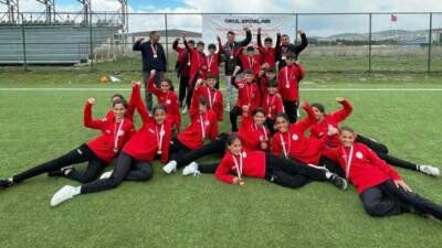 Şanlıurfa'dan 3 ragbi takımı, Erzurum'da düzenlenen bölge şampiyonasında başarılı bir