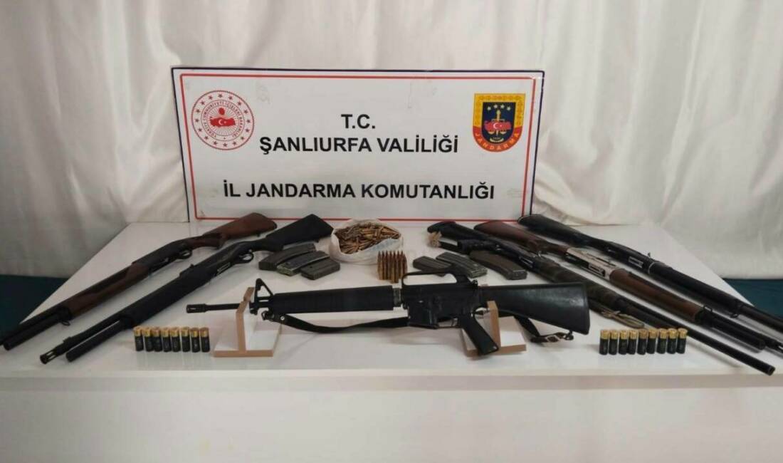 Şanlıurfa'da düzenlenen silah kaçakçılığı operasyonunda, 6 adrese yapılan baskınlarda 3
