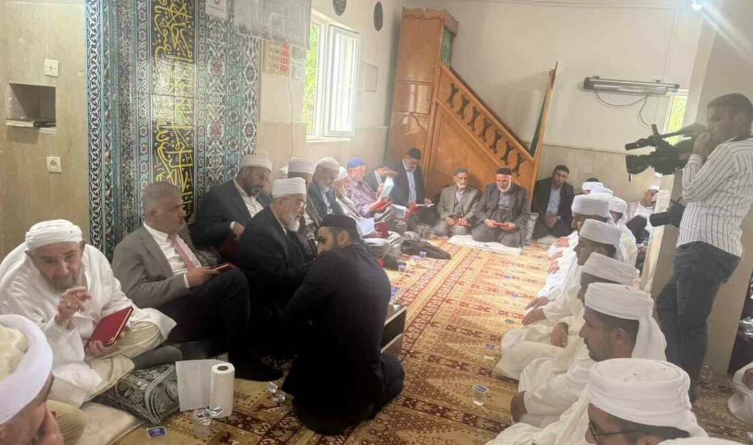 Kurtalan ilçesinin Gözpınar köyünde 16 medrese talebesi, uzun bir eğitim