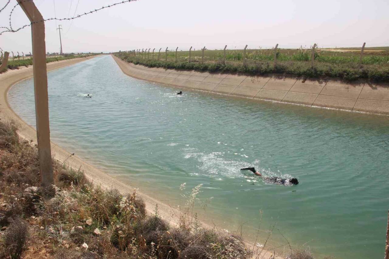Şanlıurfa’da sulama kanalına düşerek akıntıya kapılan çocuk için arama çalışması