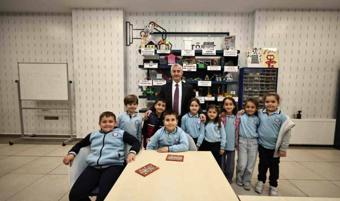 Şahinbey Belediye Başkanı Mehmet Tahmazoğlu, Bilim Şahinbey Atölyesi'ni ziyaret ederek