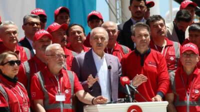 TBMM Başkanı Numan Kurtulmuş, Şırnak'taki petrol üretim alanında yaptığı konuşmada