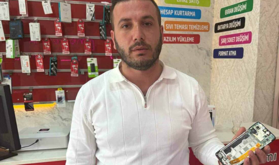 Gaziantep’te tamir sırasında cep telefonu bataryası alev alarak patladı. O