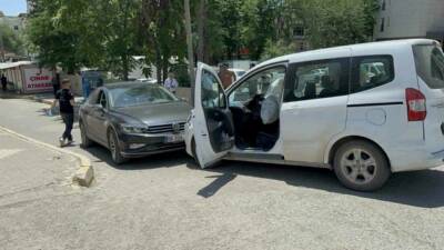 Adıyaman'da ters yöne giren bir aracın diğer bir araçla çarpışması