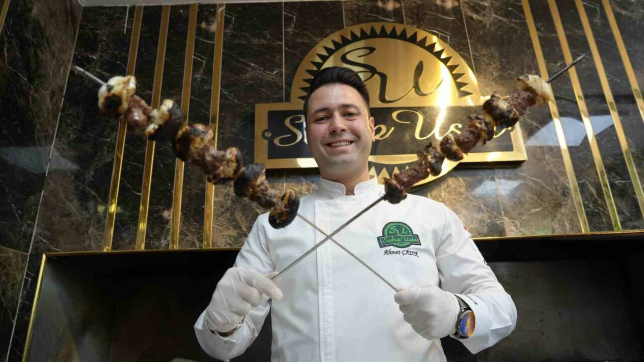 Gaziantep'te yılda sadece 3 hafta yapılan sarımsak kebabı, lezzeti ve