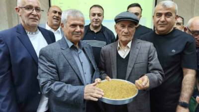 Gaziantep Ticaret Borsası'nda düzenlenen seansla 2025 yılının ilk buğdayı işlem