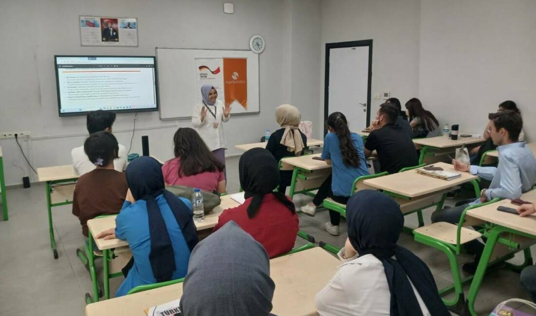 Adıyaman Belediyesi Kültür ve Eğitim Merkezi (AKEM)’nde YKS’ye hazırlanan öğrencilerin