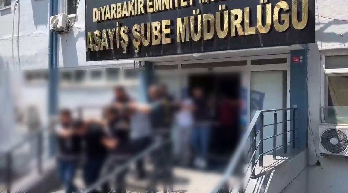 Diyarbakır’da aynı aileden 4 kişinin öldüğü bina yangınına ilişkin soruşturma