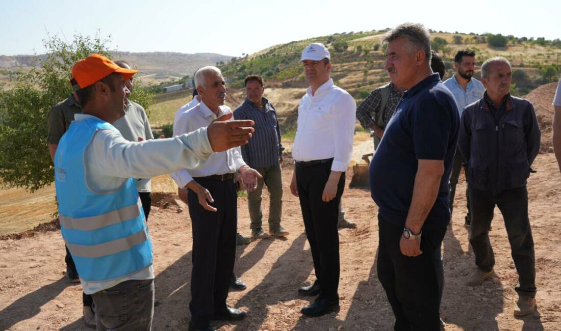 Belediye Başkanı Abdurrahman Tutdere, Mersin Caddesi’nde sürdürülen yol, ağaçlandırma ve