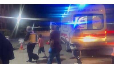 Adıyaman’da sürücüsünün direksiyon hakimiyetini kaybettiği otomobilin şarampole girmesi sonucu 4