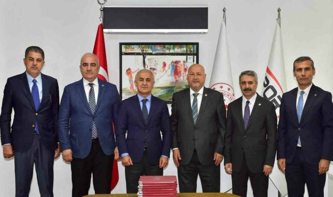 Adıyaman’a 10 bin seyirci kapasiteli yeni şehir stadyumu, Kahta ilçesine