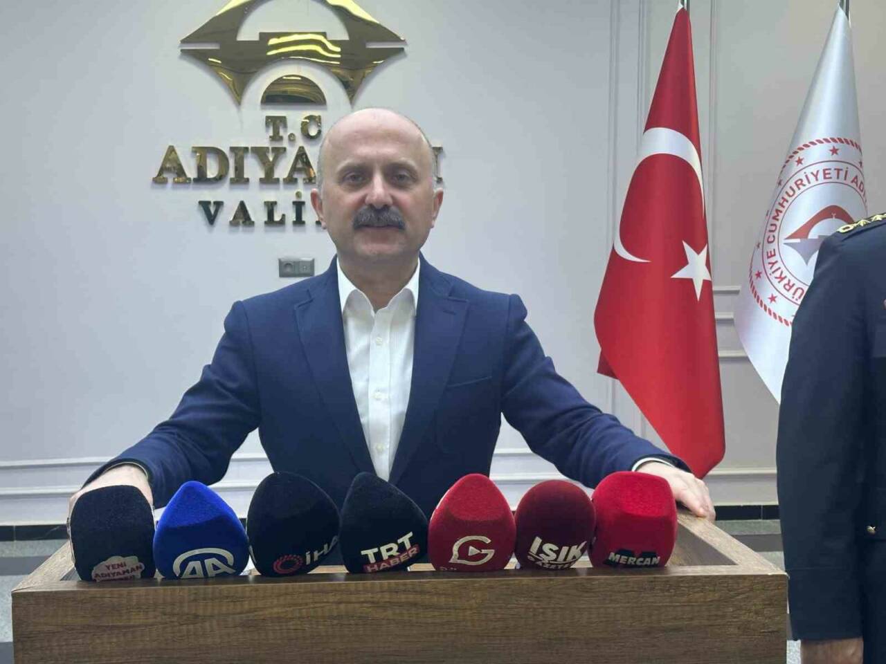 Adıyaman Valisi Osman Varol başkanlığında İl Emniyet Müdürü Alper Uzman,