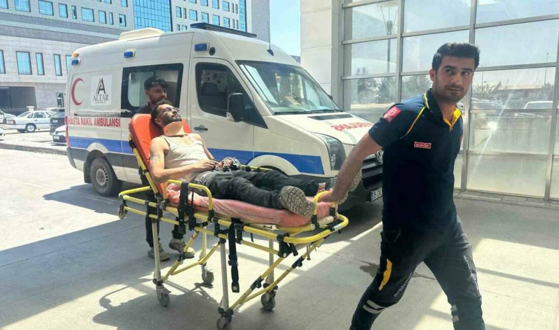 Adıyaman’da, çalıştığı inşaatta asansör boşluğuna düşen işçi yaralandı.