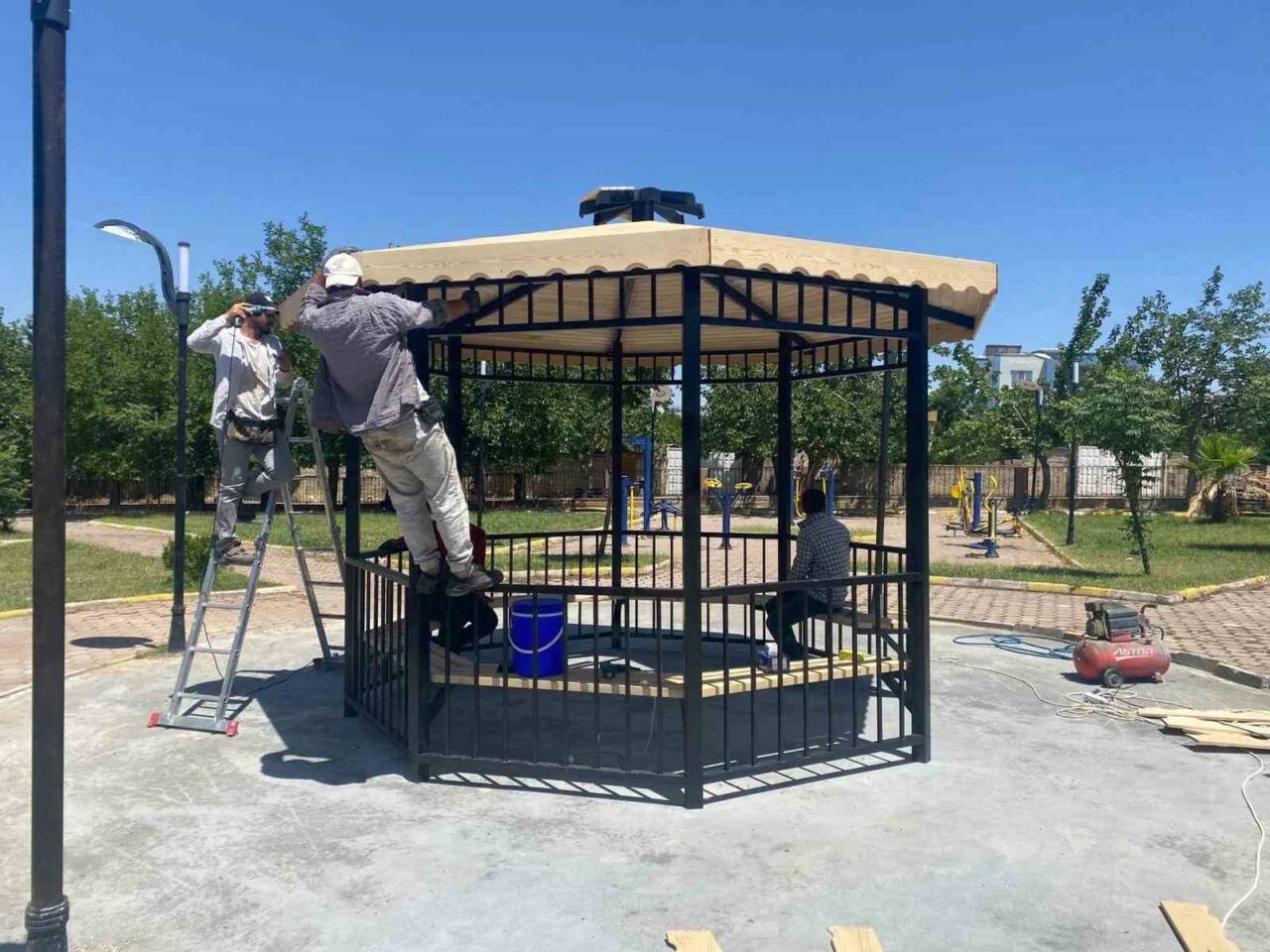 Adıyaman’ın Kahta ilçe Belediyesi, vatandaşların yaz aylarında park ve yeşil