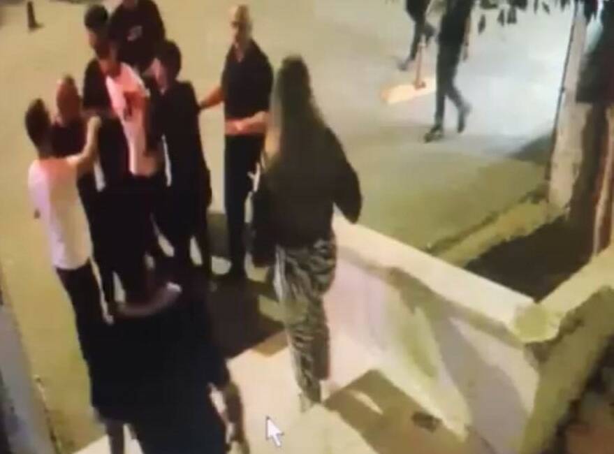 Batman’da Bahçelievler Mahallesi'nde yaşanan "yan baktın" kavgasında 2 kişinin yaralanmasıyla