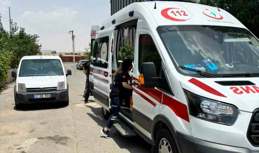 Batman'ın Bayındır Mahallesi'nde 21 yaşındaki bir genç, kimliği belirsiz kişi