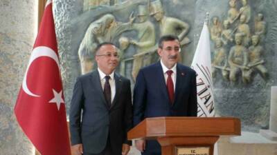Cumhurbaşkanı Yardımcısı Cevdet Yılmaz, çeşitli programlara katılmak üzere Gaziantep’e geldi.