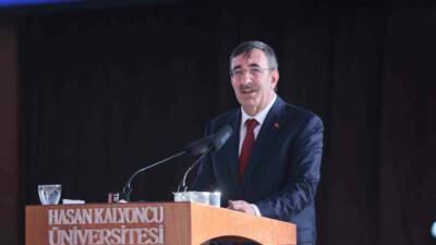Cumhurbaşkanı Yardımcısı Cevdet Yılmaz, Hasan Kalyoncu Üniversitesi mezuniyet töreninde yaptığı