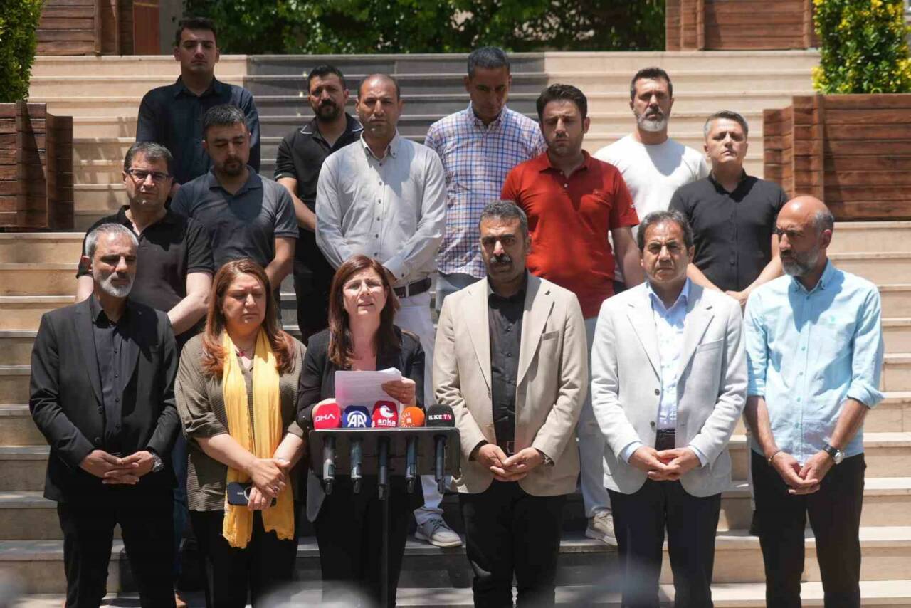 Diyarbakır Büyükşehir Belediye Başkanı Ayşe Serra Bucak Küçük, 4 kişinin