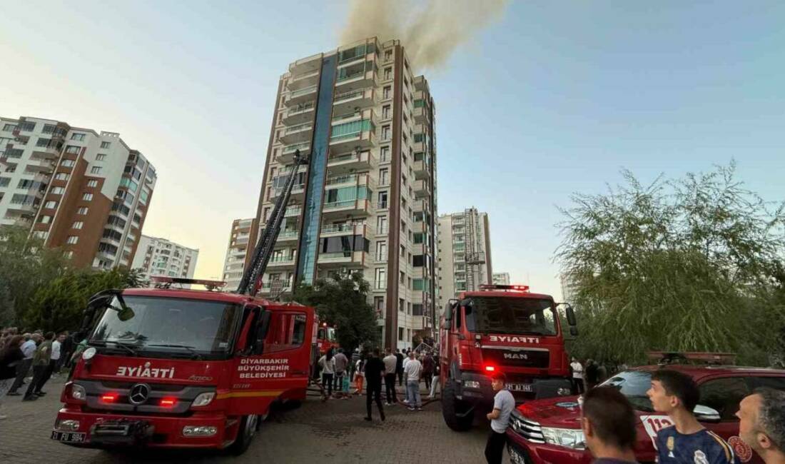 Diyarbakır’ın Kayapınar ilçesinde 13 katlı binada yangın çıktı. Mahsur kalanların