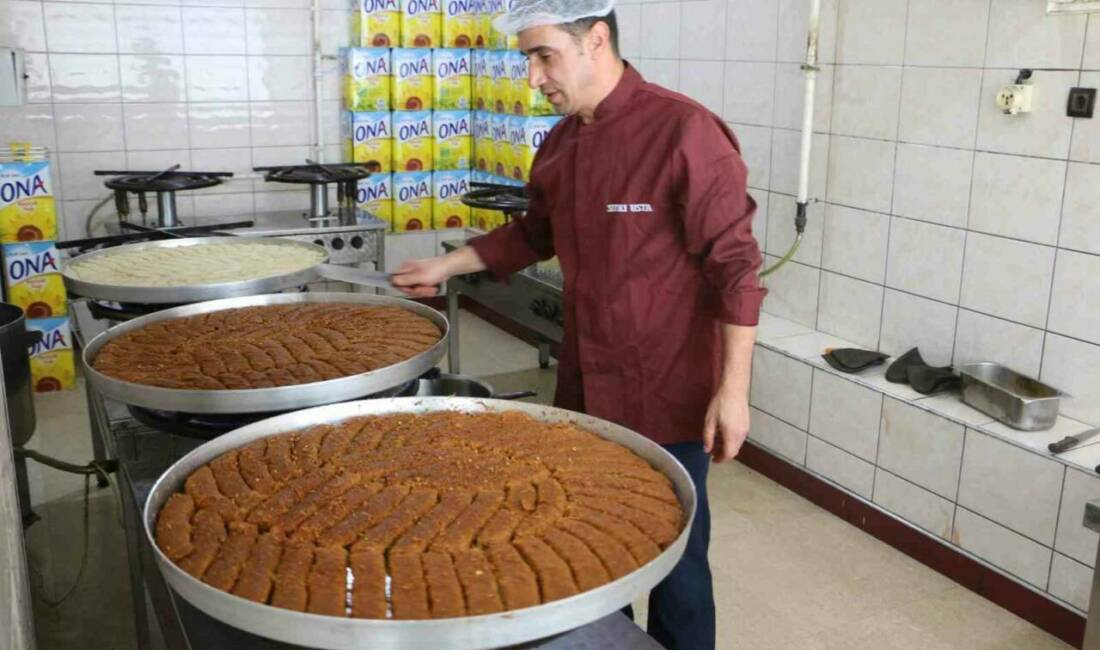 Diyarbakır'da Kurban Bayramı'na yaklaşırken tatlı siparişlerini yetiştirmek için 3 vardiya