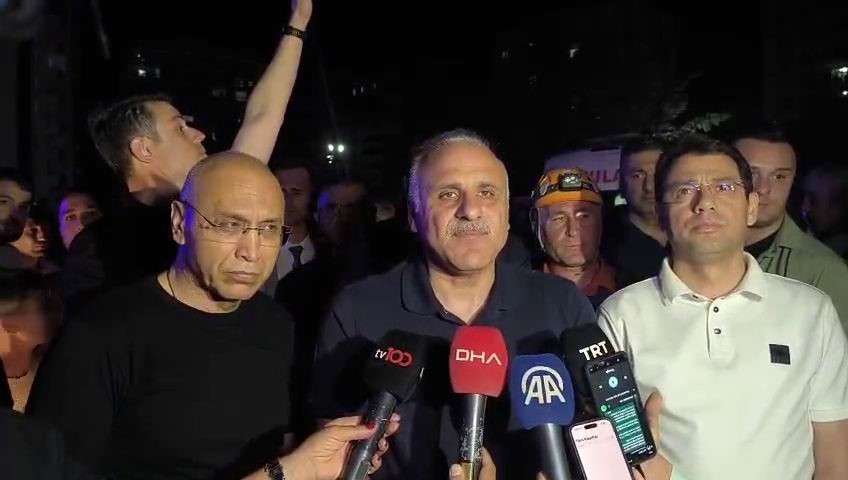 Diyarbakır’ın Kayapınar ilçesinde 13 katlı binada çıkan yangında 2’si çocuk